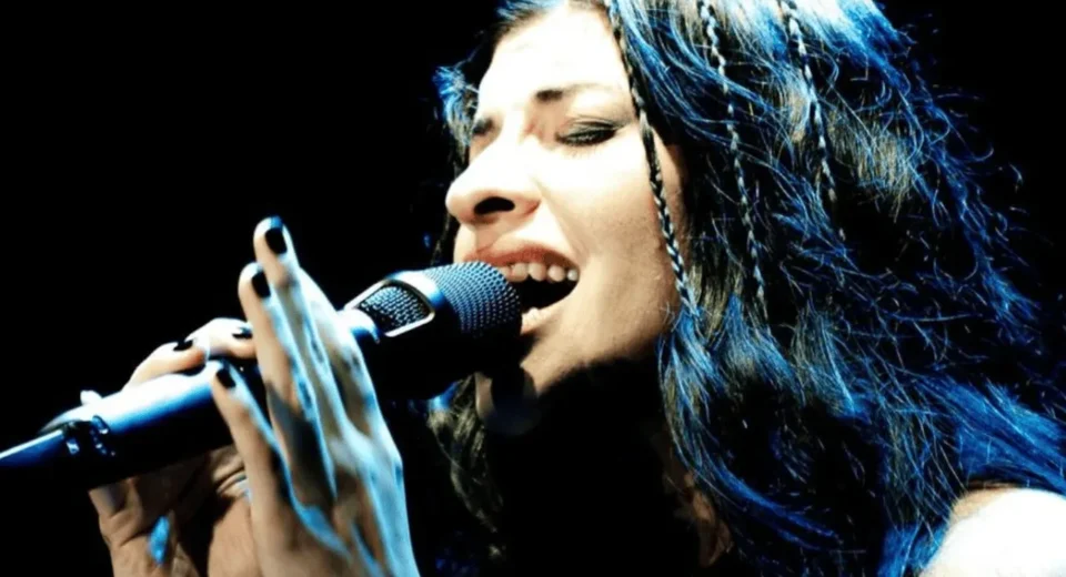 Cazzu inicia con éxito su tour