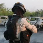 Autoridades detienen a tres personas tras altercado vial en la Carretera Nacional