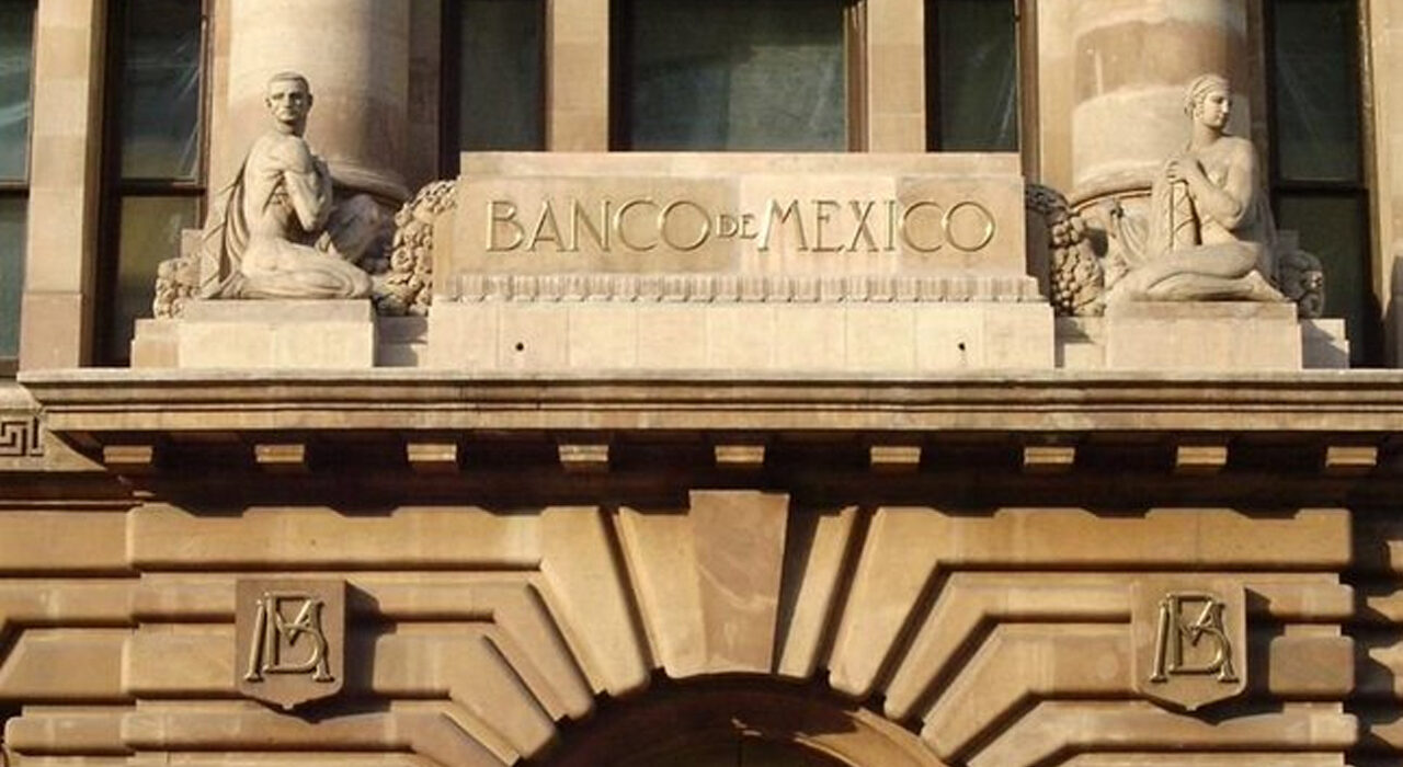 Banxico reduce previsión económica y anticipa un crecimiento más lento para México