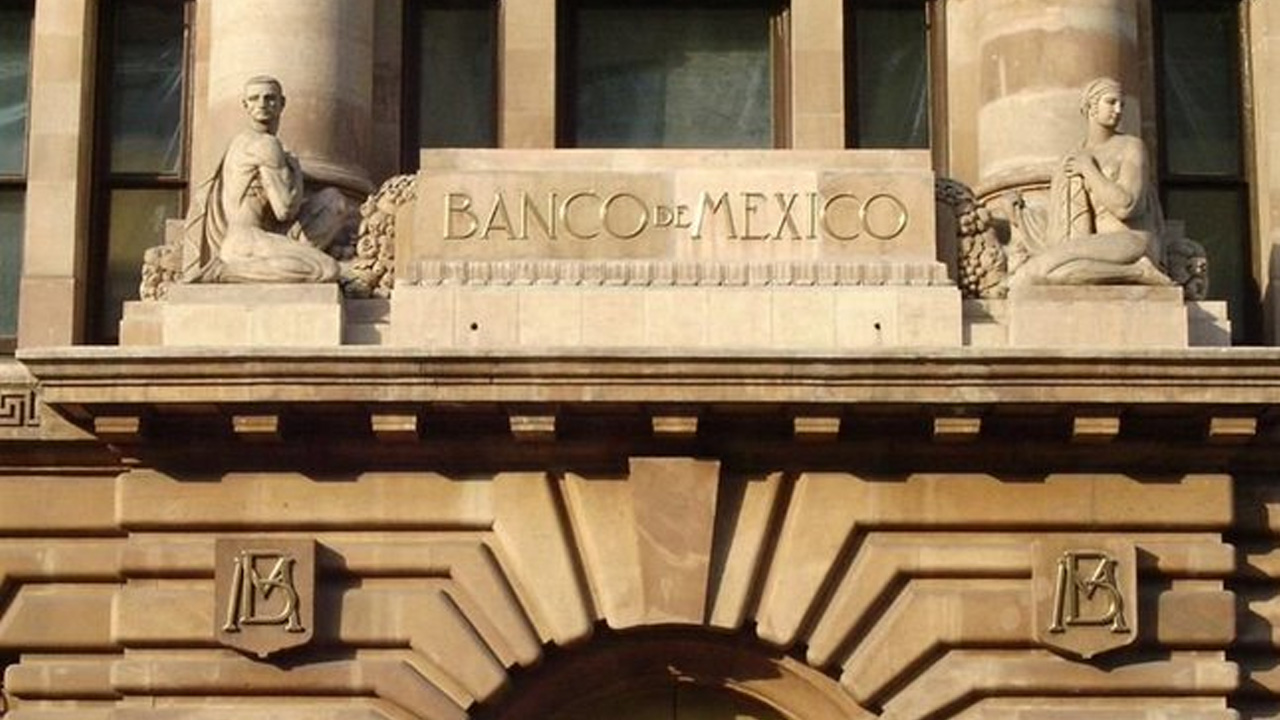 Banxico reduce previsión económica y anticipa un crecimiento más lento para México