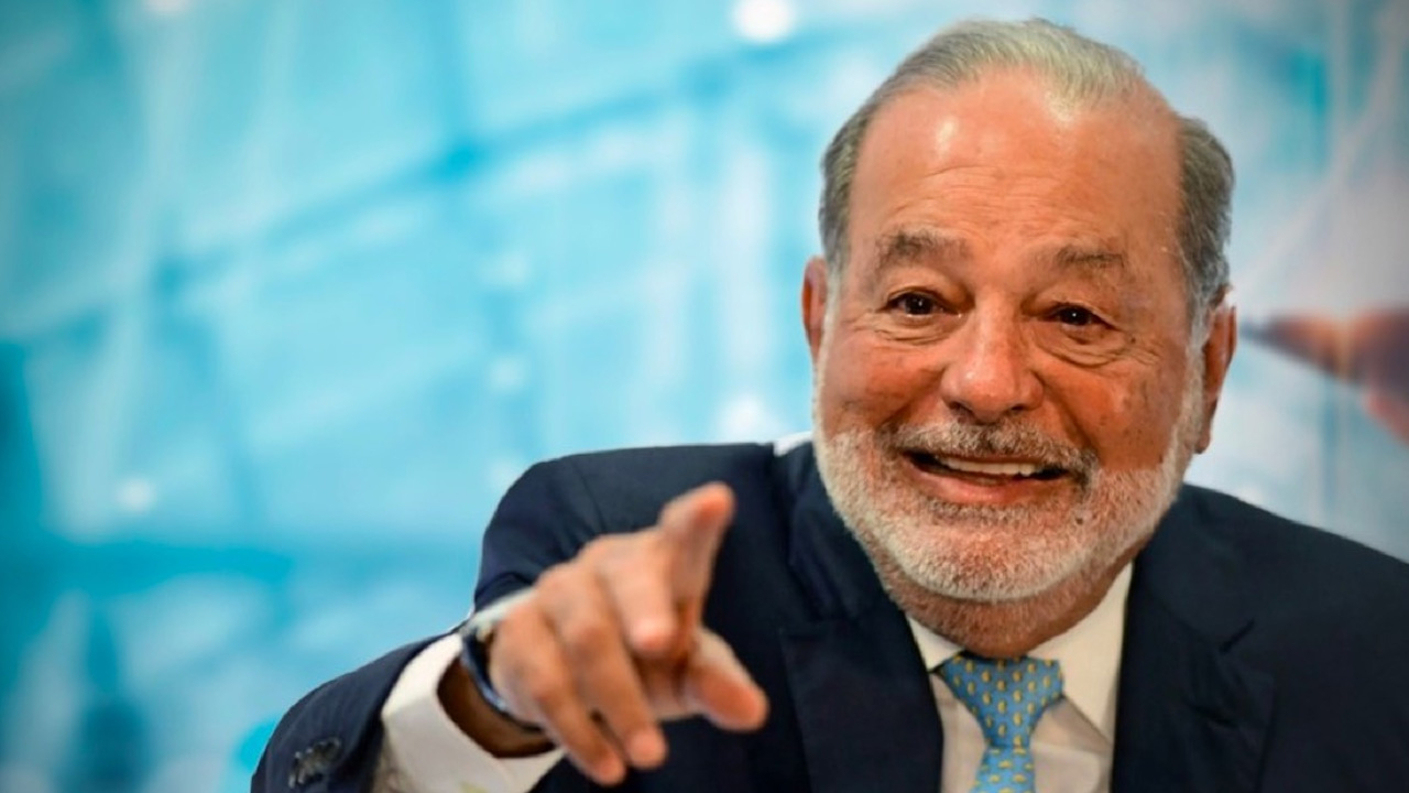 Carlos Slim revela desacuerdo con gobierno de AMLO por televisión de paga para Telmex