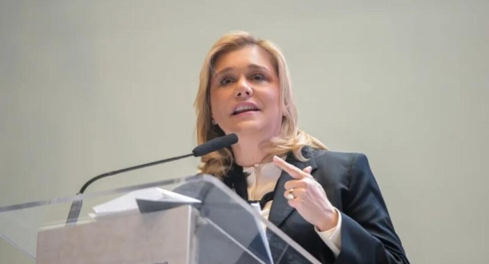 MARU CAMPOS