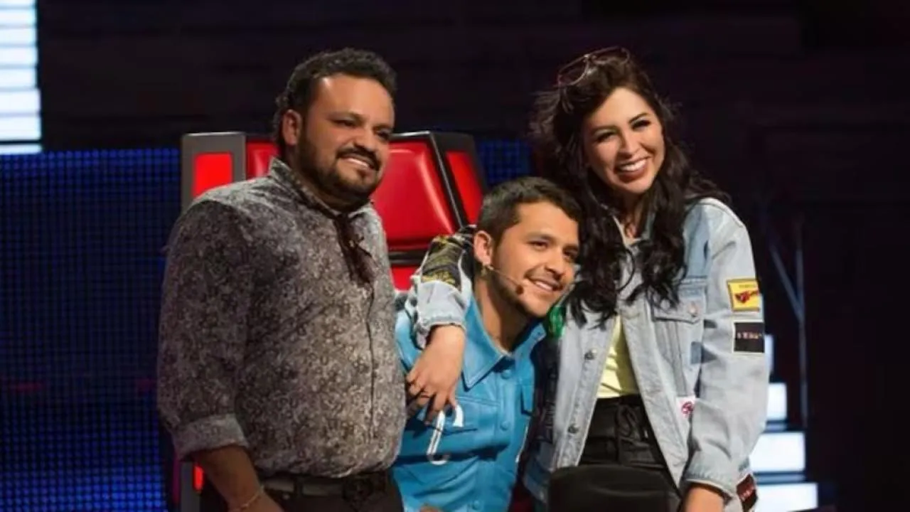 Nodal y sus papás