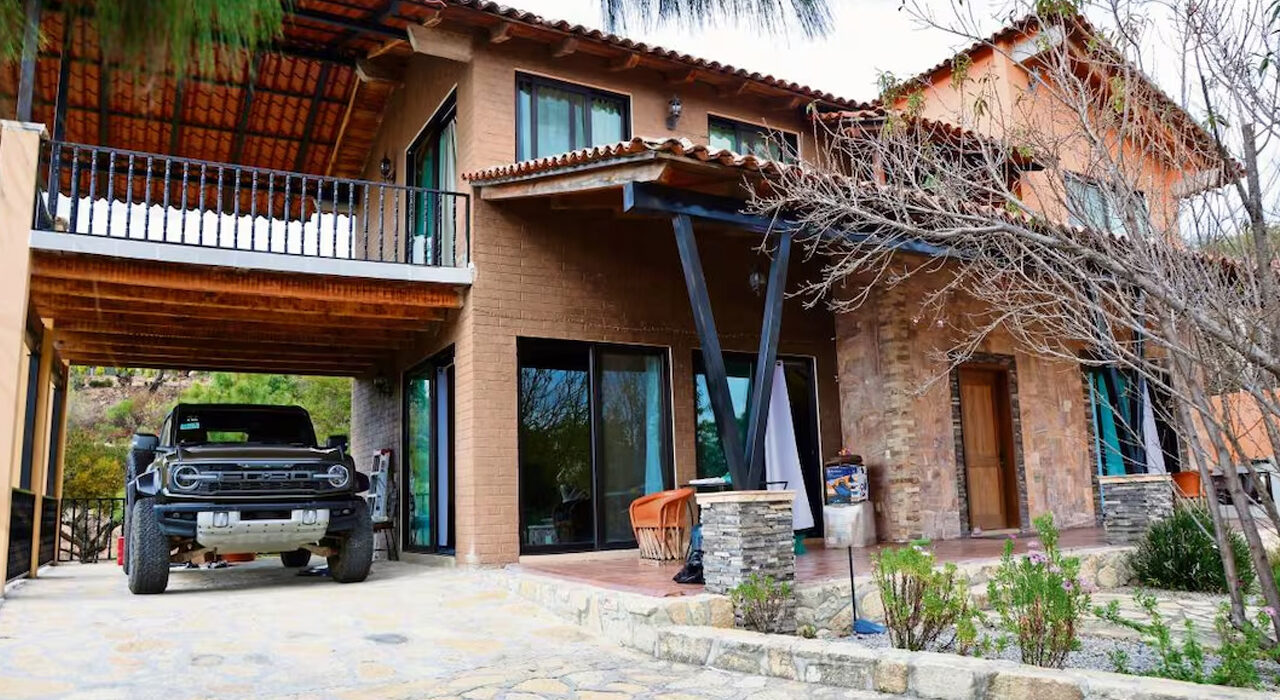 Sale a remate exclusivo predio ligado a “El Mencho” en una zona residencial de Jalisco