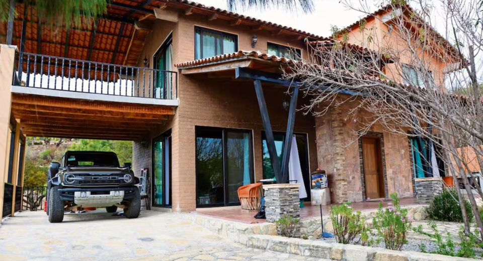 Sale a remate exclusivo predio ligado a “El Mencho” en una zona residencial de Jalisco