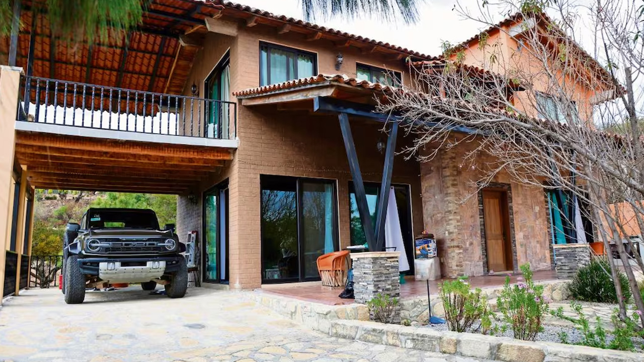 Sale a remate exclusivo predio ligado a “El Mencho” en una zona residencial de Jalisco