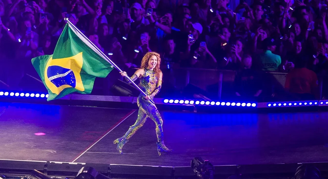 Shakira reúne a cerca de 2 millones de personas en concierto masivo en Copacabana