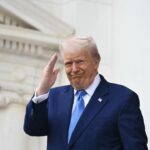 Expertos destacan planchas y sentadillas para controlar el peso después de los 50 años