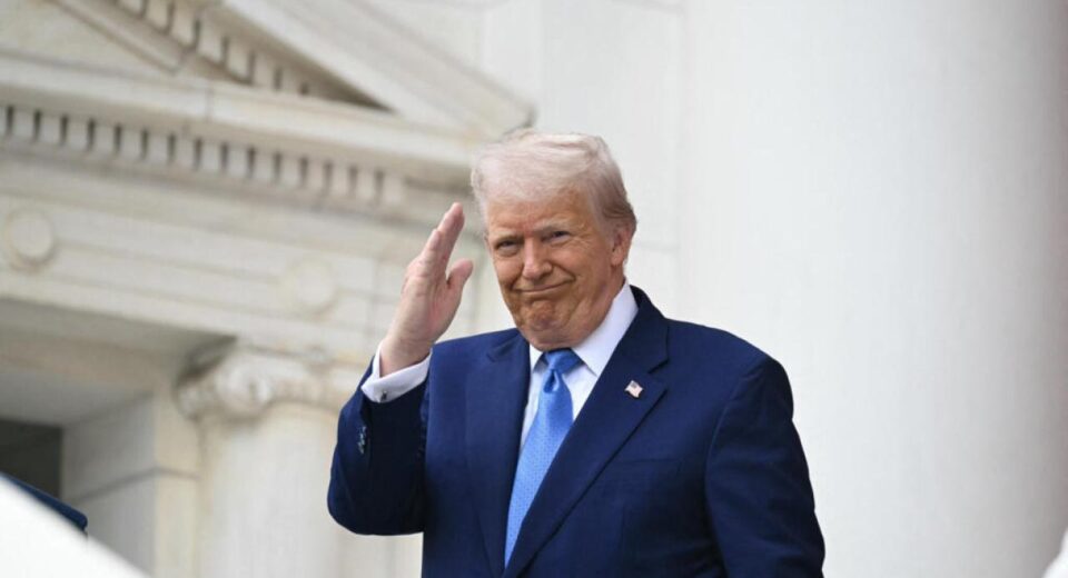 Trump responde a cuestionamiento