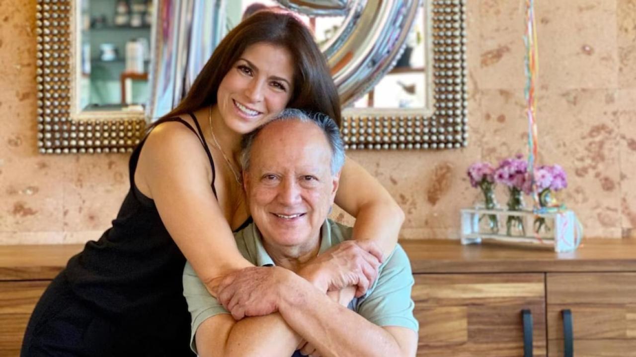 Alessandra Rosaldo y su papá
