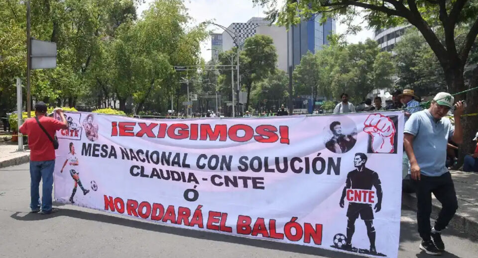 SEP pide analizar propuestas sobre carrera docente y pensiones mientras llama a concluir el ciclo escolar