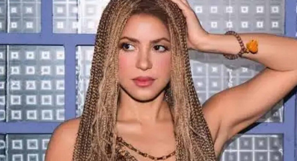 Shakira rechaza uso político de su imagen en campaña electoral