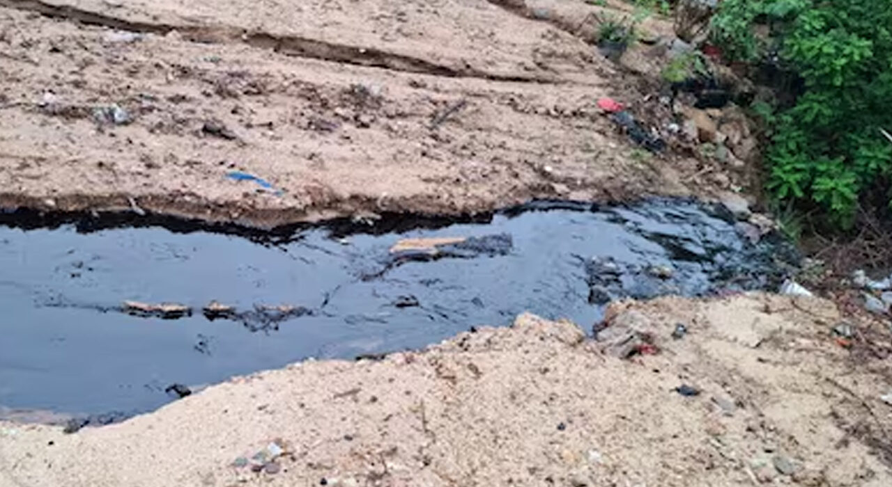 Confirman nuevo derrame de combustóleo en Salina Cruz; autoridades descartan riesgos para la población
