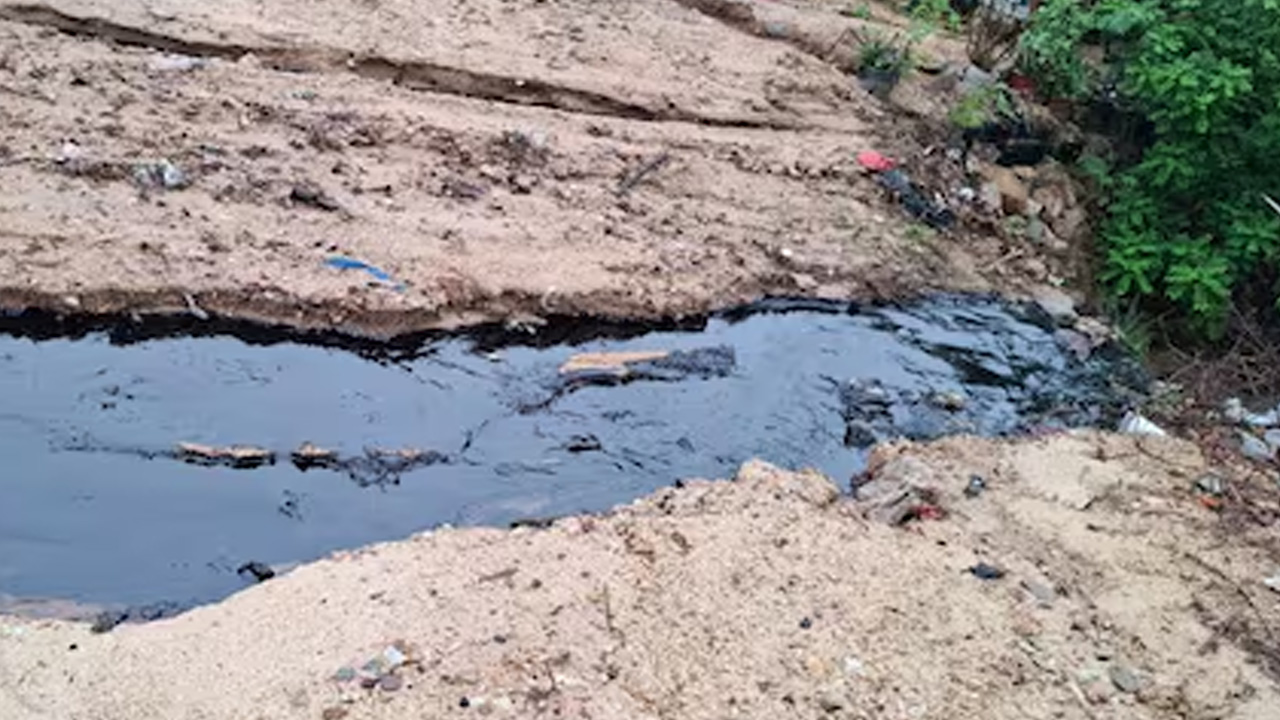 Confirman nuevo derrame de combustóleo en Salina Cruz; autoridades descartan riesgos para la población
