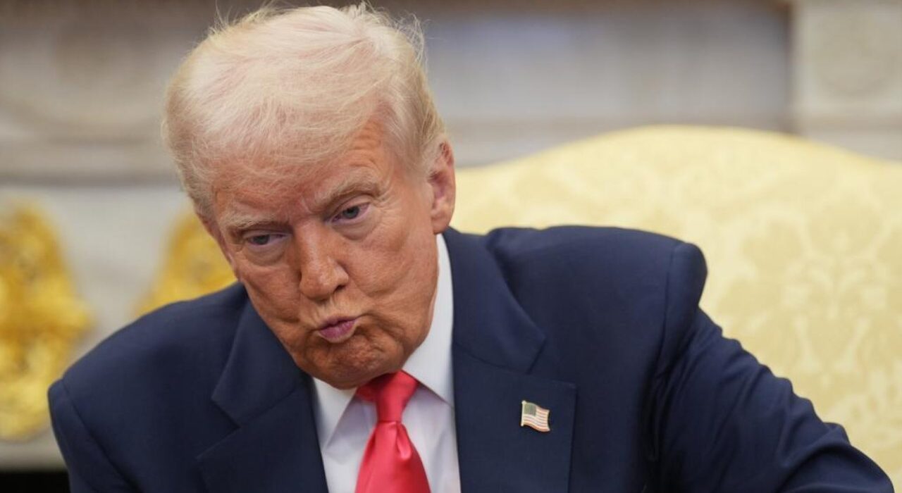 Demócratas impulsan oficina anticorrupción y acusan a Trump de lucrar con la Presidencia