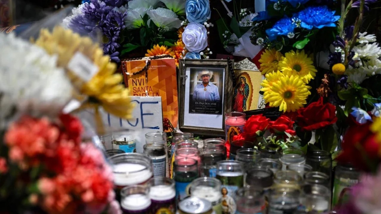 Testimonios ponen en entredicho la versión del ICE sobre la muerte de Lorenzo Salgado en Texas