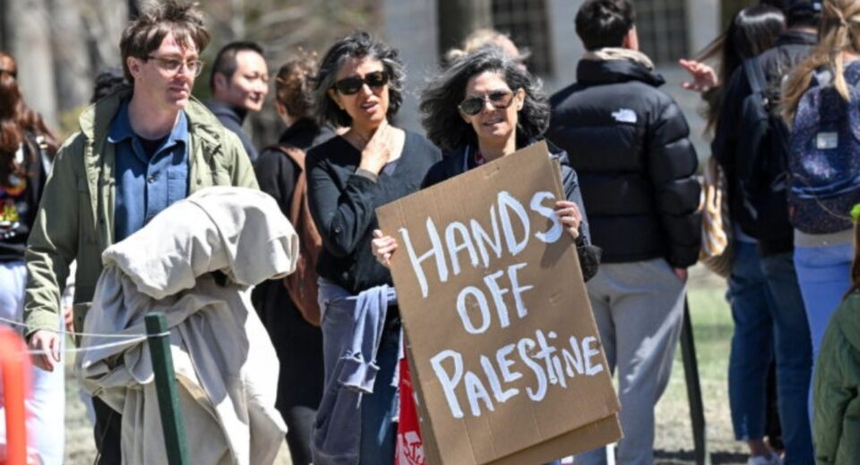 Corte federal asesta revés a Trump y desestima demanda contra Harvard por antisemitismo