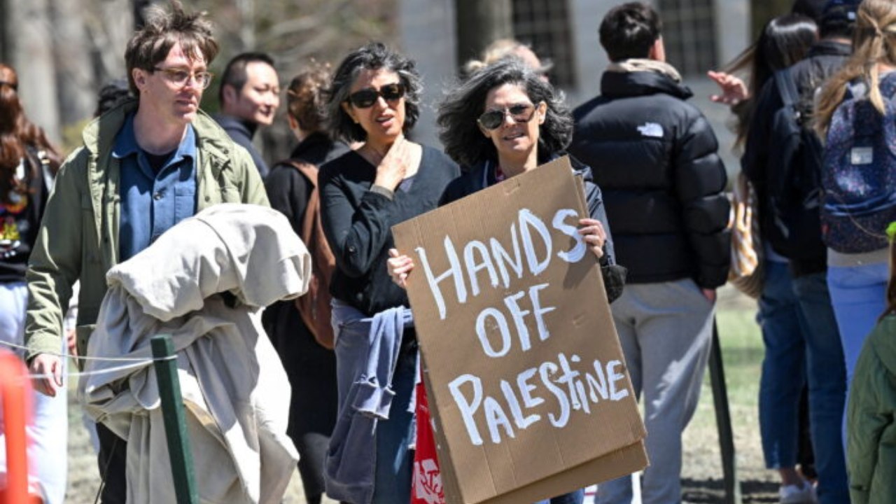 Corte federal asesta revés a Trump y desestima demanda contra Harvard por antisemitismo