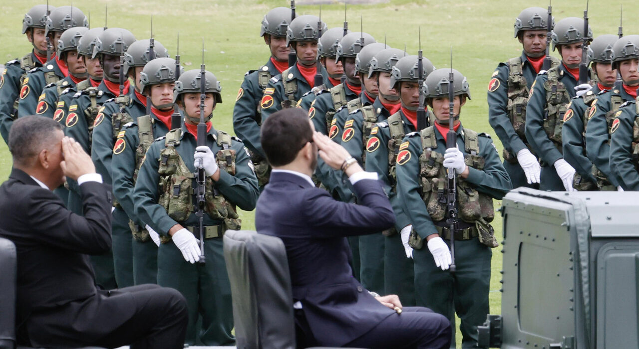De la Espriella ordena reforzar ofensiva militar contra grupos armados en Colombia