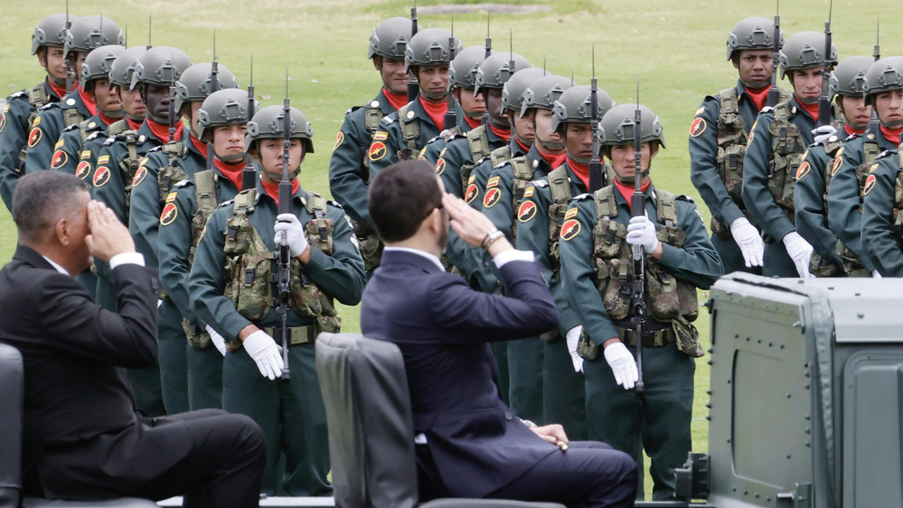 De la Espriella ordena reforzar ofensiva militar contra grupos armados en Colombia