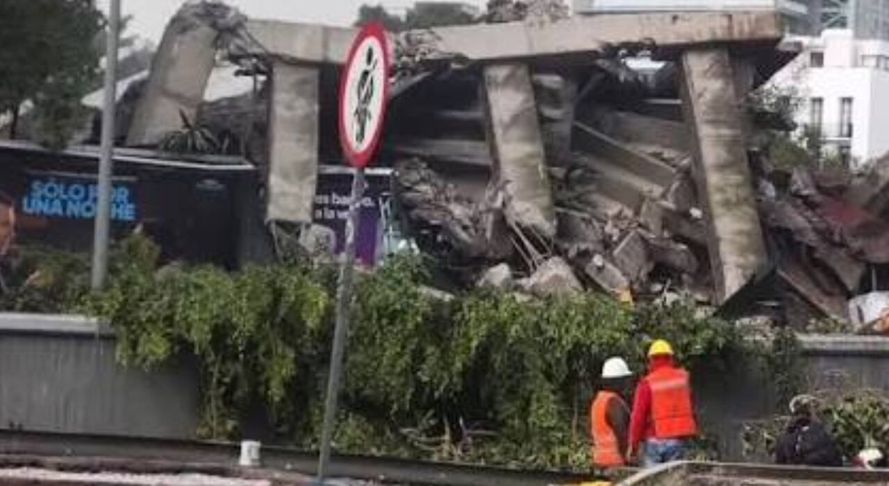 Derrumbe en la Escandón: inmueble colapsa y escombros caen sobre Viaducto Miguel Alemán