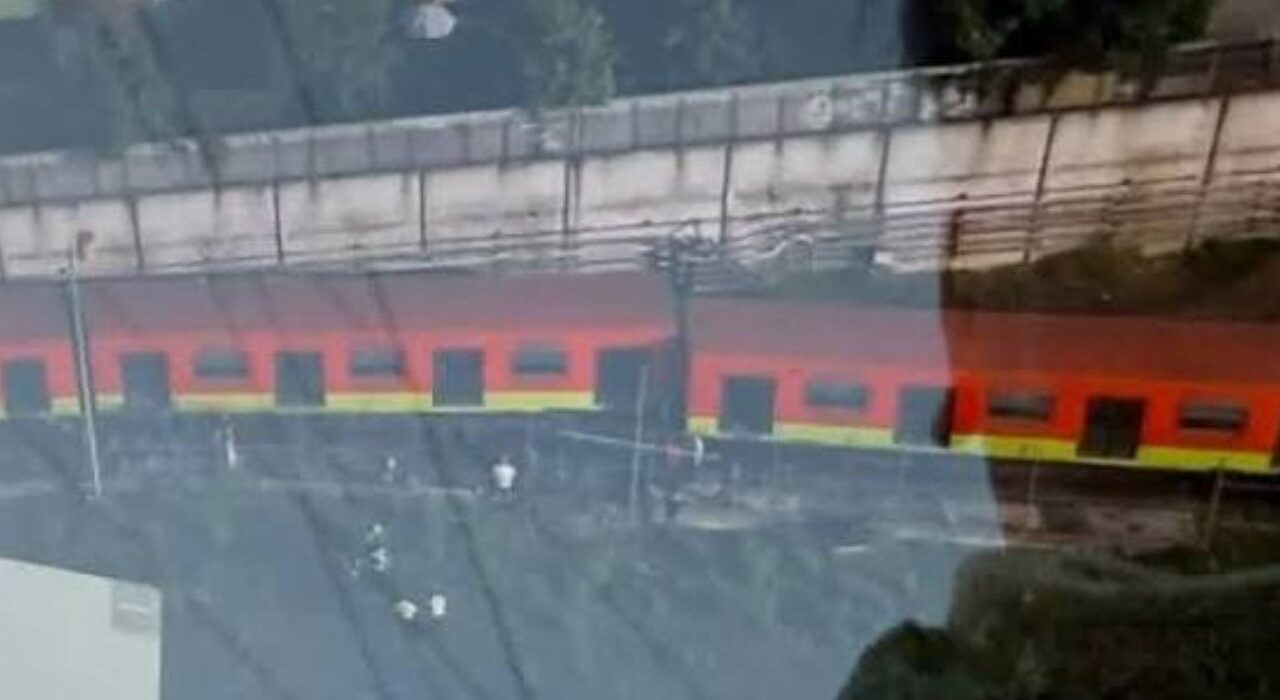 Descarrilamiento Metro Ticomán: Tren de la Línea 3 sale de las vías en zona de talleres
