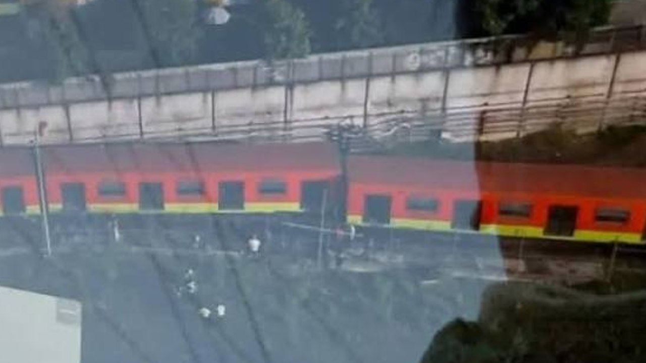 Descarrilamiento Metro Ticomán: Tren de la Línea 3 sale de las vías en zona de talleres