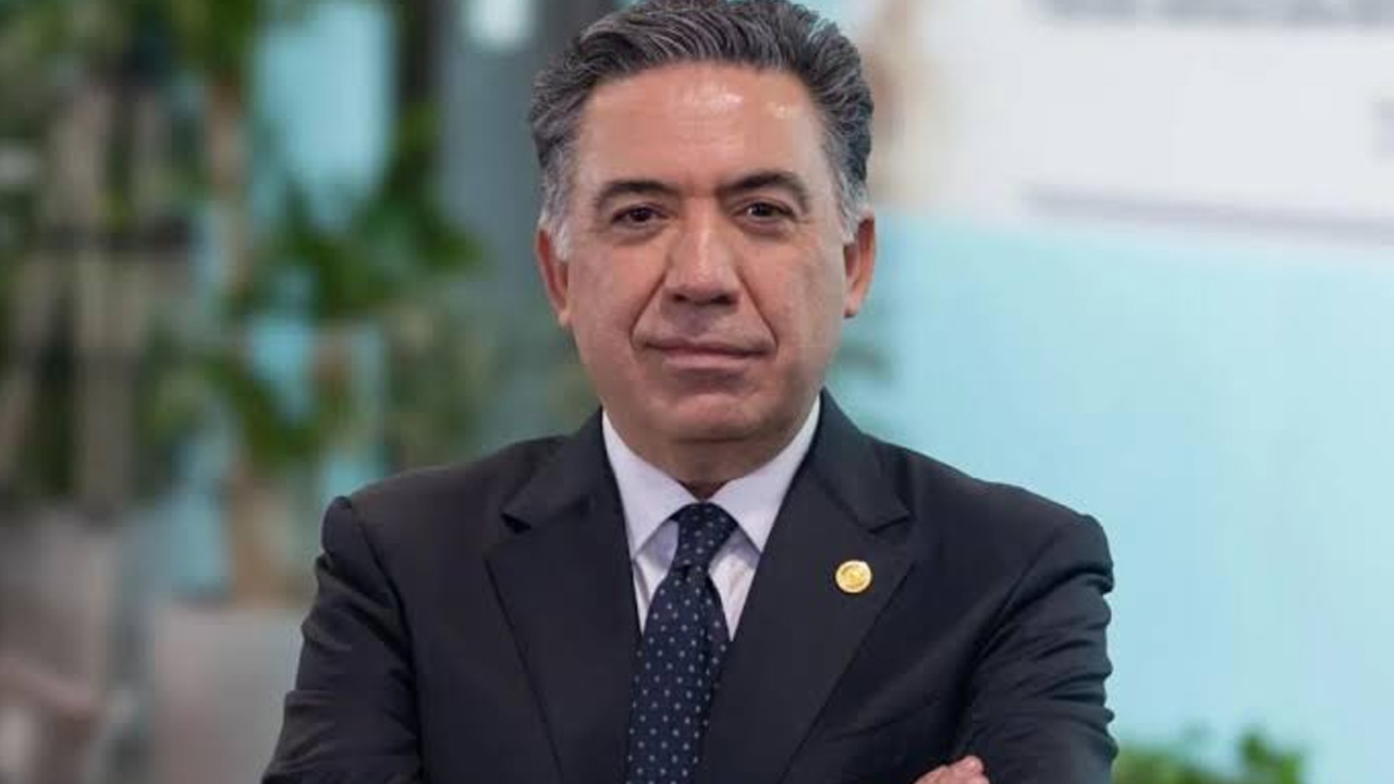 Enrique Inzunza deja la bancada de Morena en el Senado y se declara independiente