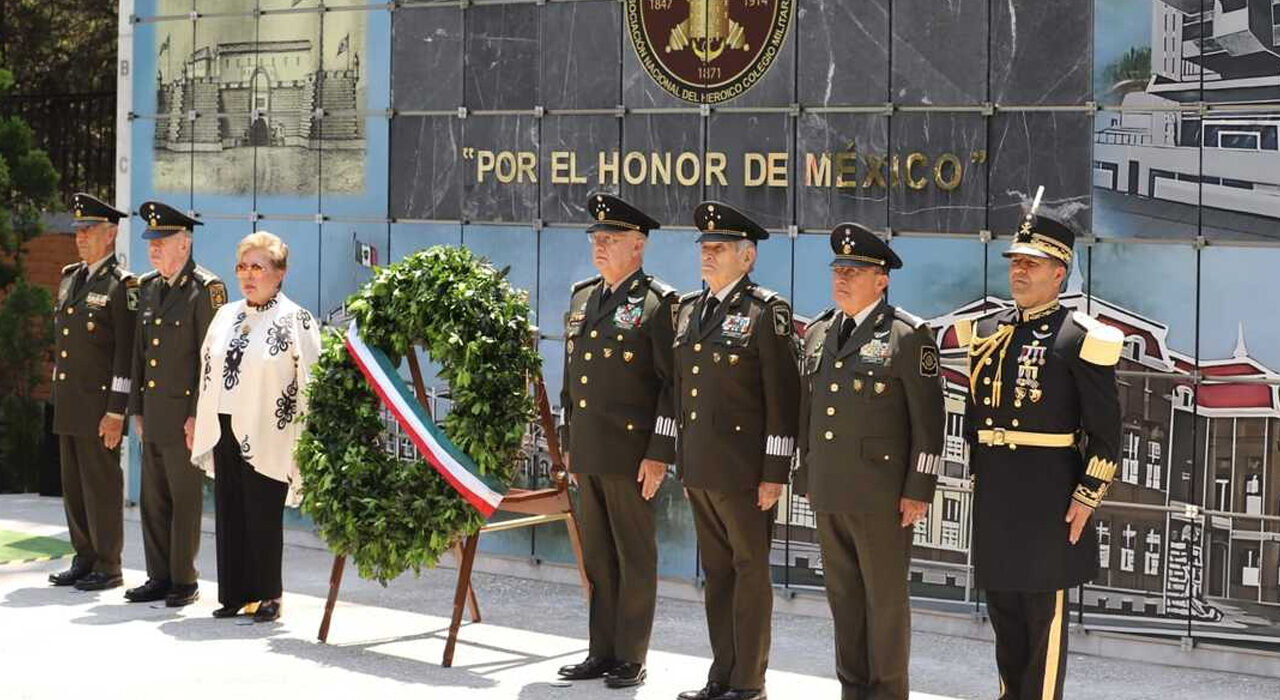 General Trevilla encabeza graduación de mil 300 nuevos elementos de la Defensa Nacional