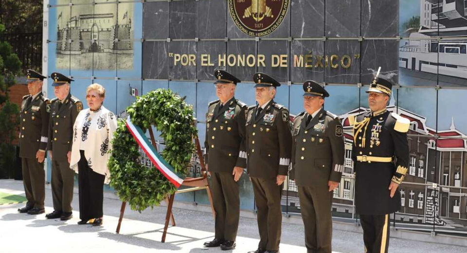 General Trevilla encabeza graduación de mil 300 nuevos elementos de la Defensa Nacional