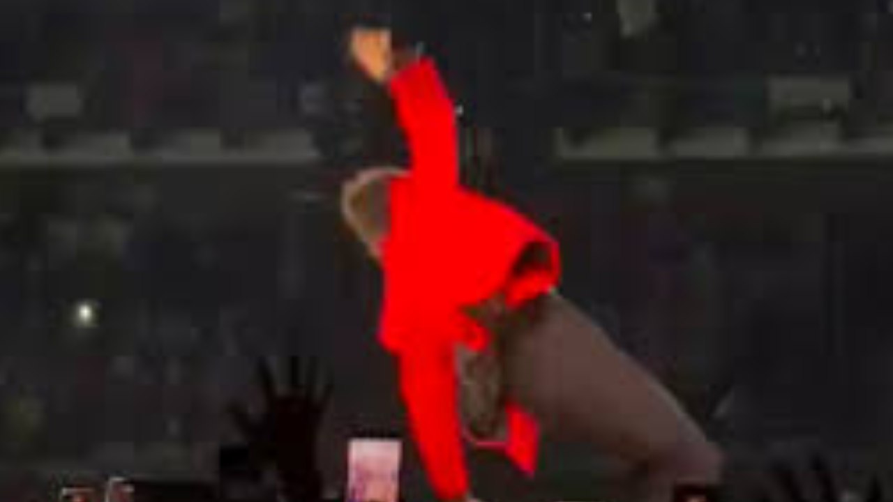 Ni la lluvia frenó a Harry Styles: caída en el escenario se roba el show en CDMX