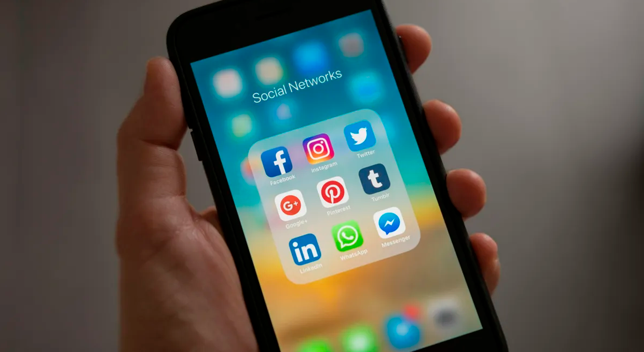Redes sociales, celular