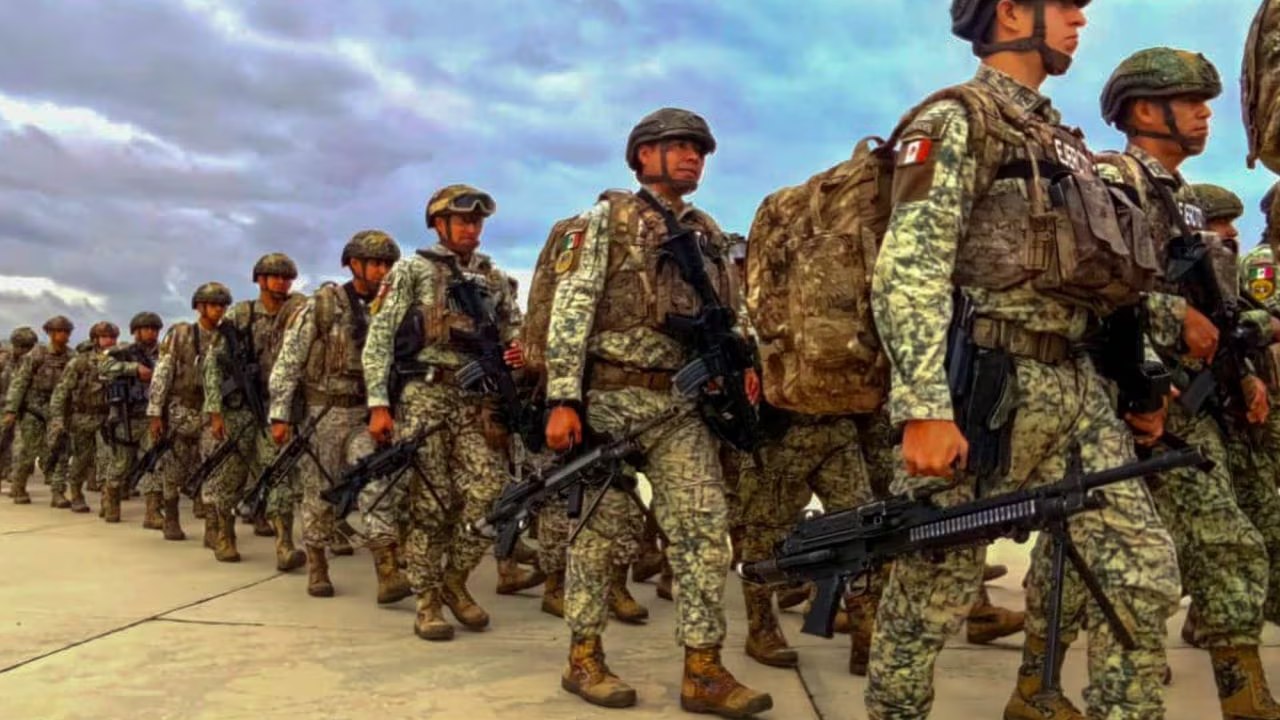 Refuerzan seguridad en la zona aguacatera de Michoacán con más de mil 500 militares tras suspensión de exportaciones