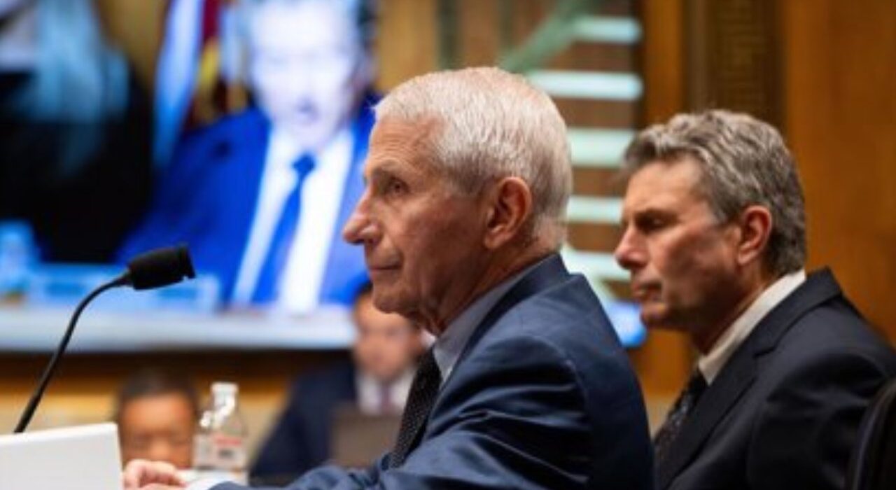 Republicanos endurecen presión contra Fauci; buscan llevar a tribunales el caso del origen del COVID-19