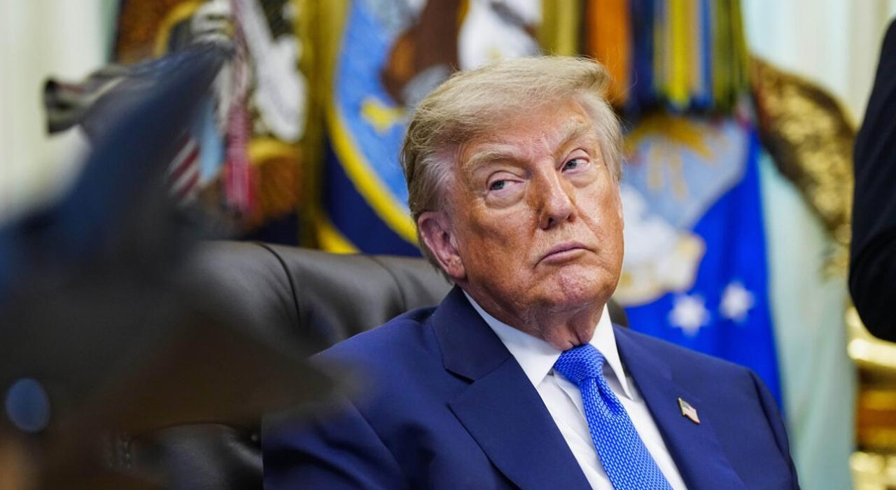 Trump ordena reducir maniobras militares