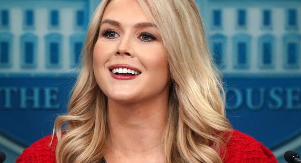 ¡Adiós a la Casa Blanca! Karoline Leavitt deja la vocería para enfocarse en su familia